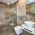 Azzurro Deluxe Apartment