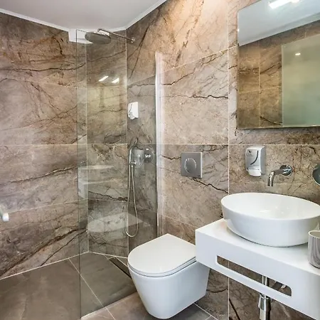 Azzurro Deluxe Apartment