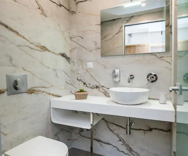 Azzurro Deluxe Lejlighed